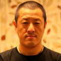 该片由新版《月光光心慌慌》的导演大卫·戈登·格林执导，埃文·斯彼里奥托普洛斯（《美女与野兽》）担任编剧。